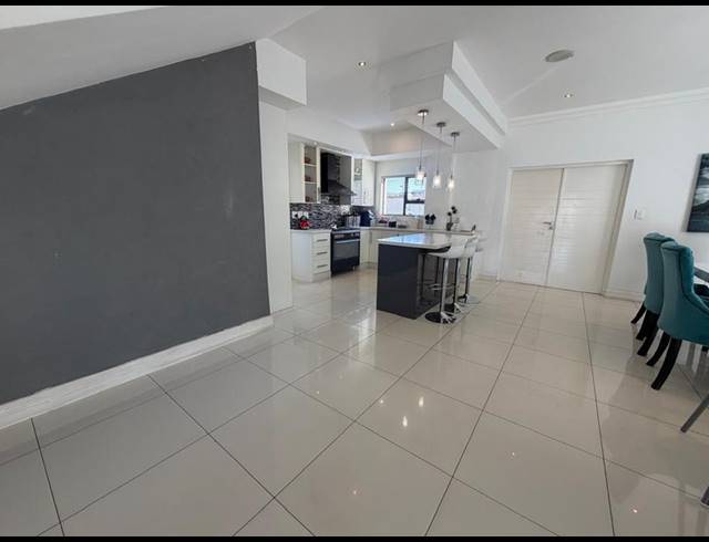 3 BEDROOM HOUSE FOR SALE IN BLUE VALLEY GOLF ESTATE